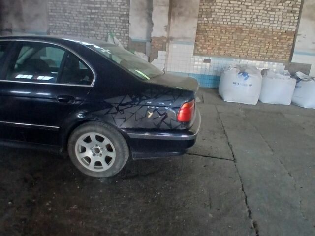 Синий БМВ 5 Серия, объемом двигателя 2 л и пробегом 350 тыс. км за 1600 $, фото 5 на Automoto.ua