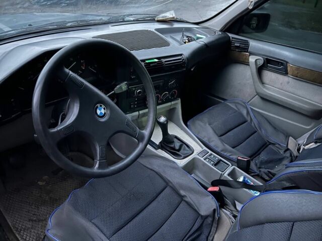 Синий БМВ 5 Серия, объемом двигателя 2 л и пробегом 20 тыс. км за 1100 $, фото 4 на Automoto.ua