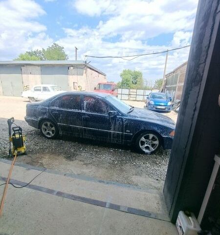 Синий БМВ 5 Серия, объемом двигателя 2.49 л и пробегом 394 тыс. км за 4900 $, фото 4 на Automoto.ua