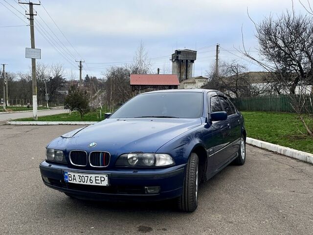 Синій БМВ 5 Серія, об'ємом двигуна 2 л та пробігом 360 тис. км за 4300 $, фото 2 на Automoto.ua
