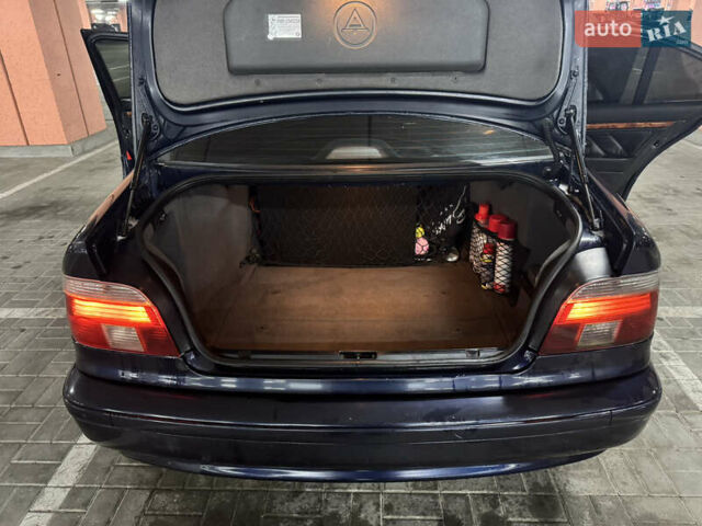 Синій БМВ 5 Серія, об'ємом двигуна 2.8 л та пробігом 290 тис. км за 5600 $, фото 14 на Automoto.ua