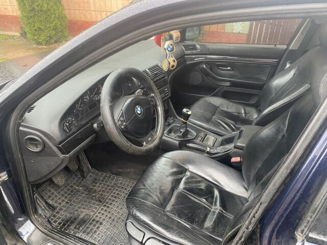 Синий БМВ 5 Серия, объемом двигателя 2.5 л и пробегом 376 тыс. км за 3700 $, фото 4 на Automoto.ua