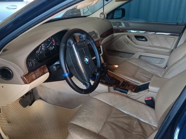 Синий БМВ 5 Серия, объемом двигателя 2.5 л и пробегом 400 тыс. км за 4900 $, фото 7 на Automoto.ua