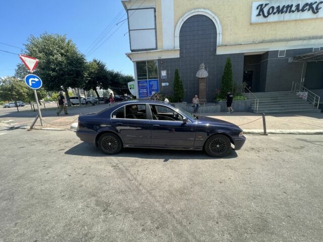 Синий БМВ 5 Серия, объемом двигателя 2 л и пробегом 420 тыс. км за 3000 $, фото 5 на Automoto.ua