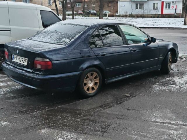 Синий БМВ 5 Серия, объемом двигателя 2.5 л и пробегом 490 тыс. км за 1700 $, фото 1 на Automoto.ua