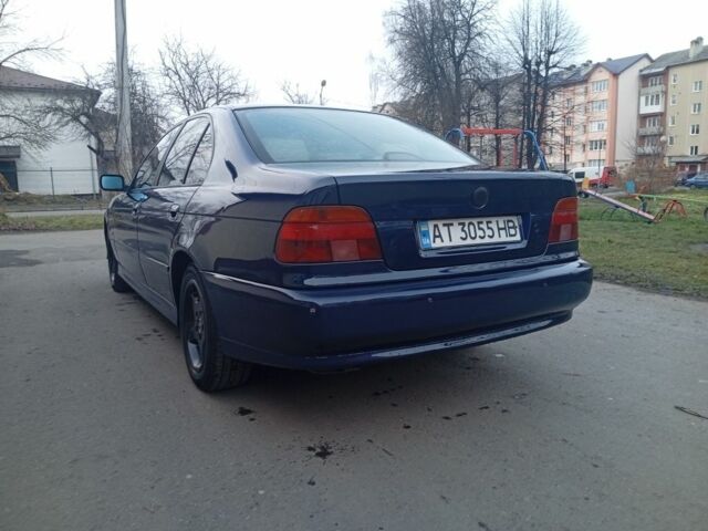 Синій БМВ 5 Серія, об'ємом двигуна 2 л та пробігом 380 тис. км за 3000 $, фото 1 на Automoto.ua