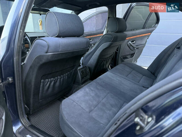 Синий БМВ 5 Серия, объемом двигателя 2 л и пробегом 300 тыс. км за 4050 $, фото 9 на Automoto.ua