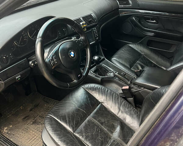 Синий БМВ 5 Серия, объемом двигателя 2.5 л и пробегом 364 тыс. км за 5300 $, фото 5 на Automoto.ua