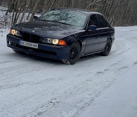 Синий БМВ 5 Серия, объемом двигателя 2 л и пробегом 420 тыс. км за 3000 $, фото 2 на Automoto.ua