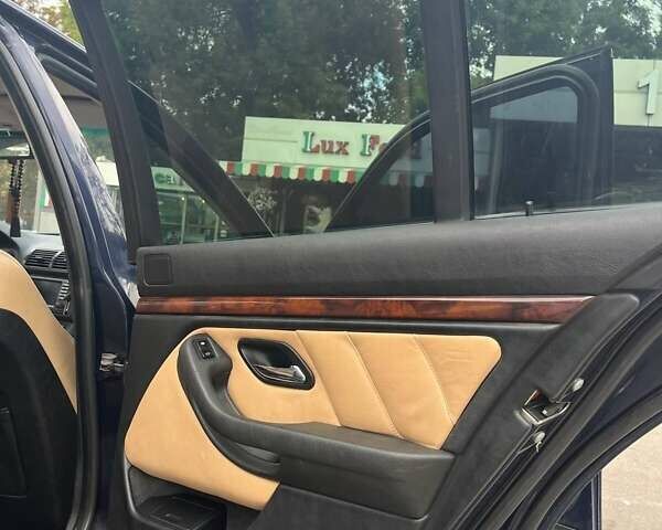 Синій БМВ 5 Серія, об'ємом двигуна 3 л та пробігом 378 тис. км за 6800 $, фото 7 на Automoto.ua