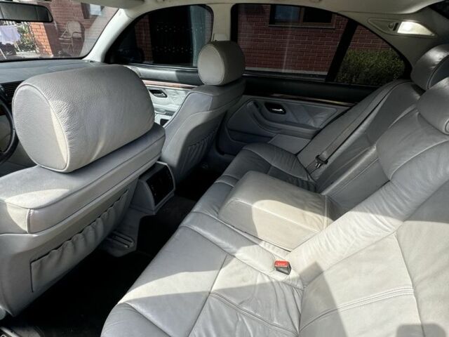 Синий БМВ 5 Серия, объемом двигателя 2.2 л и пробегом 245 тыс. км за 5700 $, фото 10 на Automoto.ua