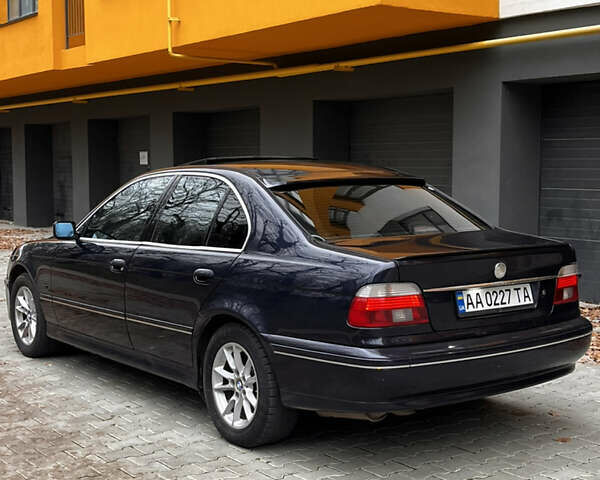 Синий БМВ 5 Серия, объемом двигателя 4.4 л и пробегом 340 тыс. км за 3950 $, фото 3 на Automoto.ua