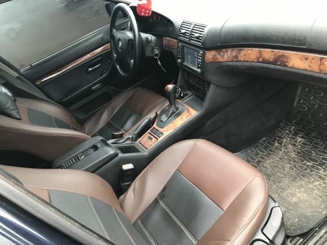 Синий БМВ 5 Серия, объемом двигателя 3 л и пробегом 250 тыс. км за 3500 $, фото 4 на Automoto.ua