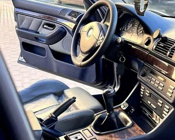 Синий БМВ 5 Серия, объемом двигателя 2.5 л и пробегом 320 тыс. км за 5200 $, фото 4 на Automoto.ua