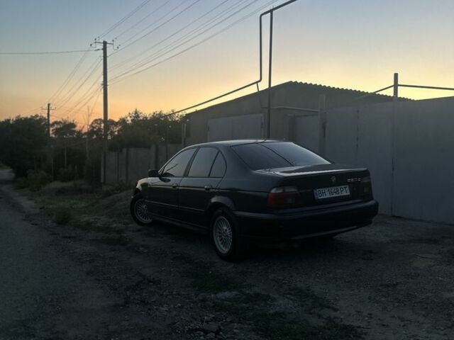 Синий БМВ 5 Серия, объемом двигателя 2 л и пробегом 3 тыс. км за 3400 $, фото 1 на Automoto.ua