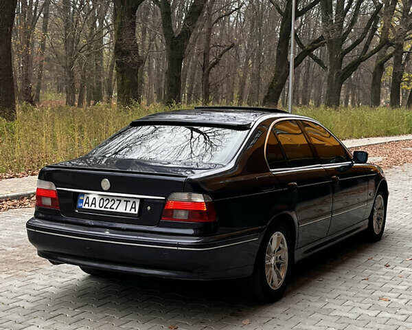 Синий БМВ 5 Серия, объемом двигателя 4.4 л и пробегом 340 тыс. км за 3950 $, фото 5 на Automoto.ua