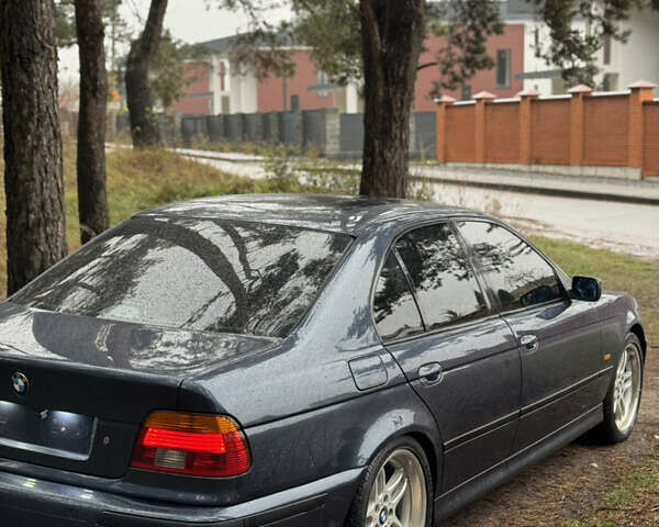 Синий БМВ 5 Серия, объемом двигателя 2.93 л и пробегом 368 тыс. км за 9200 $, фото 2 на Automoto.ua