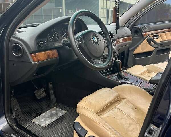 Синій БМВ 5 Серія, об'ємом двигуна 3 л та пробігом 378 тис. км за 6800 $, фото 1 на Automoto.ua