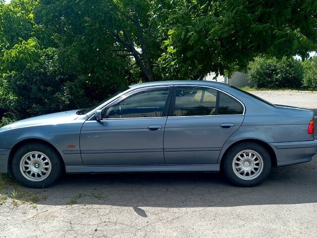 Синий БМВ 5 Серия, объемом двигателя 2.2 л и пробегом 312 тыс. км за 5100 $, фото 1 на Automoto.ua