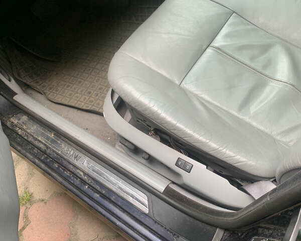 Синий БМВ 5 Серия, объемом двигателя 4.4 л и пробегом 357 тыс. км за 5250 $, фото 18 на Automoto.ua