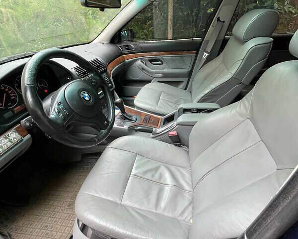 Синий БМВ 5 Серия, объемом двигателя 4.4 л и пробегом 357 тыс. км за 5250 $, фото 12 на Automoto.ua