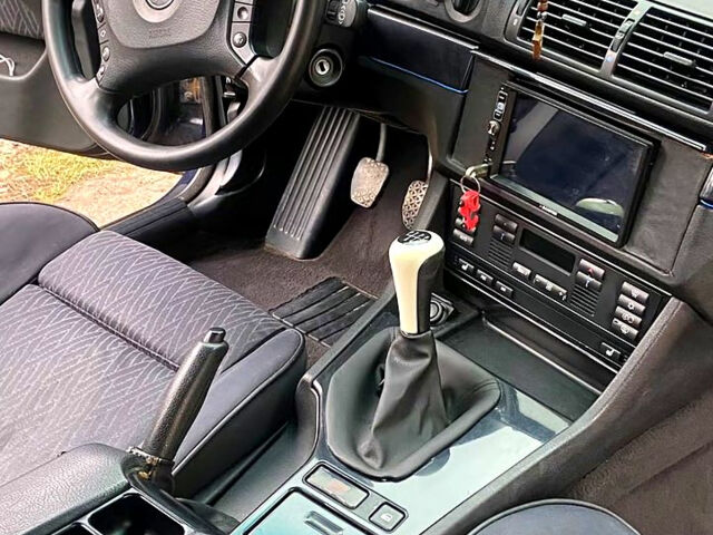 Синий БМВ 5 Серия, объемом двигателя 2.2 л и пробегом 0 тыс. км за 3000 $, фото 6 на Automoto.ua