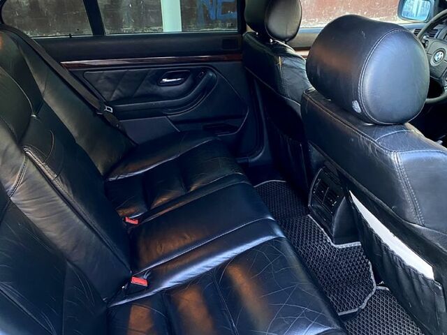 Синий БМВ 5 Серия, объемом двигателя 2.2 л и пробегом 350 тыс. км за 4700 $, фото 6 на Automoto.ua