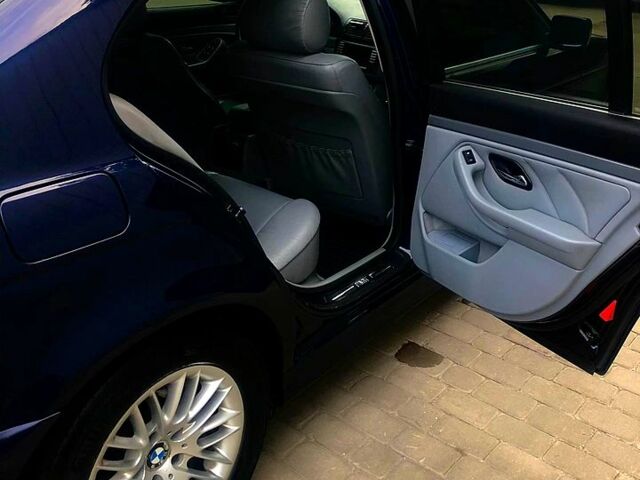 Синий БМВ 5 Серия, объемом двигателя 2.9 л и пробегом 298 тыс. км за 3500 $, фото 6 на Automoto.ua