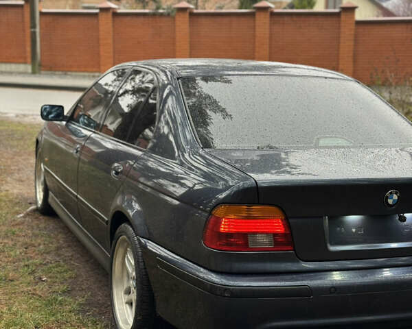 Синий БМВ 5 Серия, объемом двигателя 2.93 л и пробегом 368 тыс. км за 9200 $, фото 3 на Automoto.ua