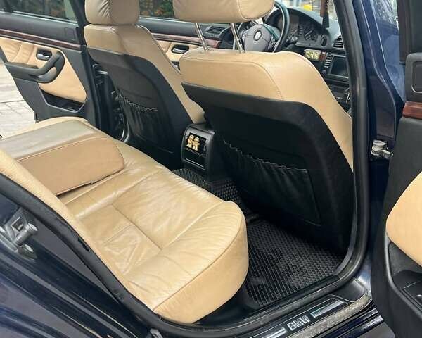 Синій БМВ 5 Серія, об'ємом двигуна 3 л та пробігом 378 тис. км за 6800 $, фото 5 на Automoto.ua