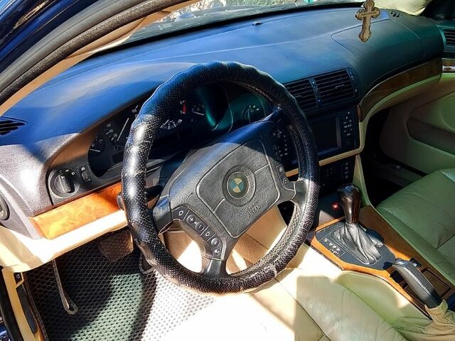 Синий БМВ 5 Серия, объемом двигателя 3 л и пробегом 431 тыс. км за 4200 $, фото 8 на Automoto.ua