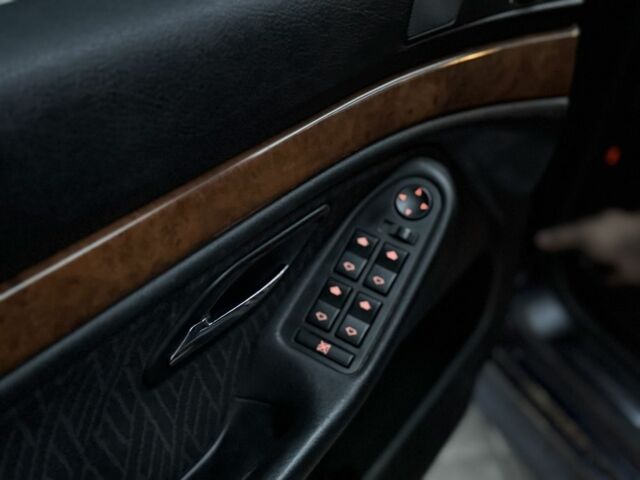 Синій БМВ 5 Серія, об'ємом двигуна 0 л та пробігом 255 тис. км за 2599 $, фото 5 на Automoto.ua