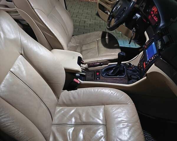 Синий БМВ 5 Серия, объемом двигателя 2.5 л и пробегом 425 тыс. км за 6499 $, фото 14 на Automoto.ua