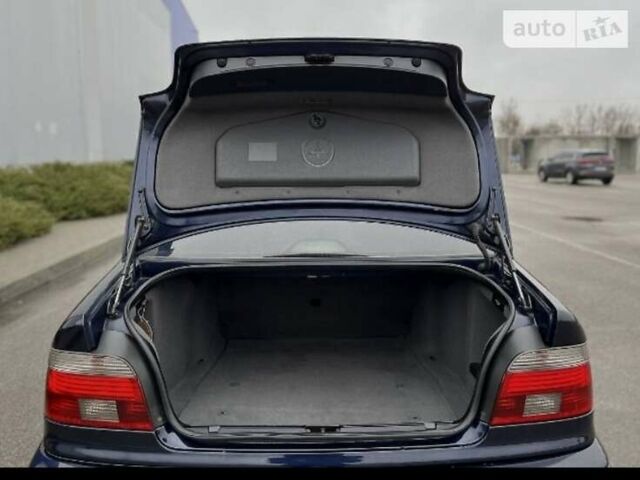 Синий БМВ 5 Серия, объемом двигателя 2.5 л и пробегом 320 тыс. км за 5200 $, фото 1 на Automoto.ua