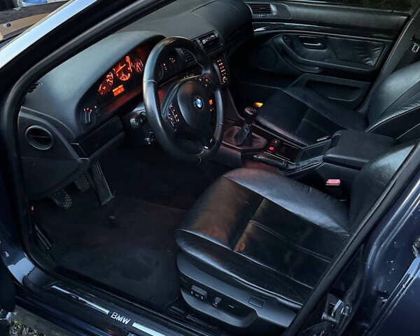 Синий БМВ 5 Серия, объемом двигателя 2.93 л и пробегом 368 тыс. км за 9200 $, фото 22 на Automoto.ua