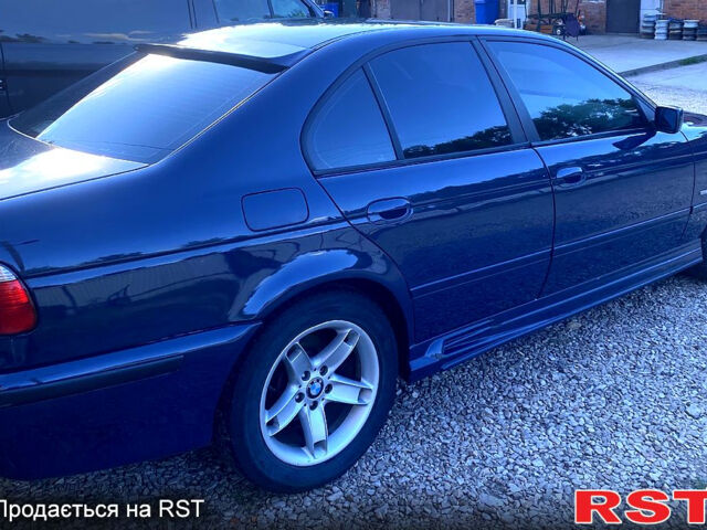 Синий БМВ 5 Серия, объемом двигателя 3 л и пробегом 0 тыс. км за 5300 $, фото 1 на Automoto.ua