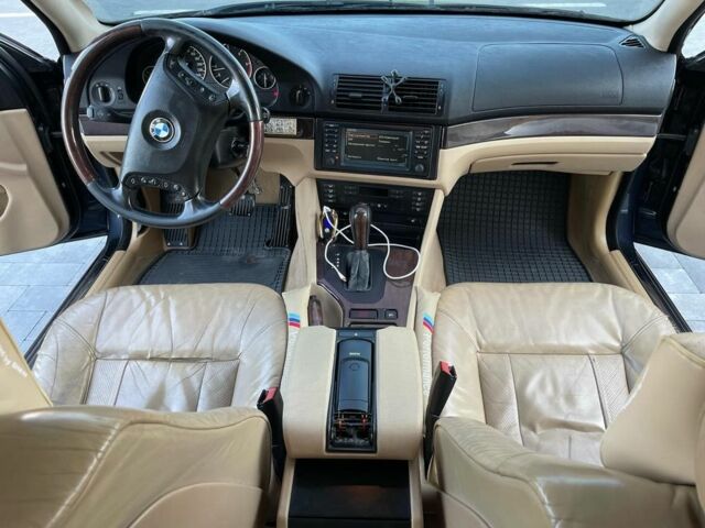 Синий БМВ 5 Серия, объемом двигателя 3 л и пробегом 420 тыс. км за 9927 $, фото 1 на Automoto.ua