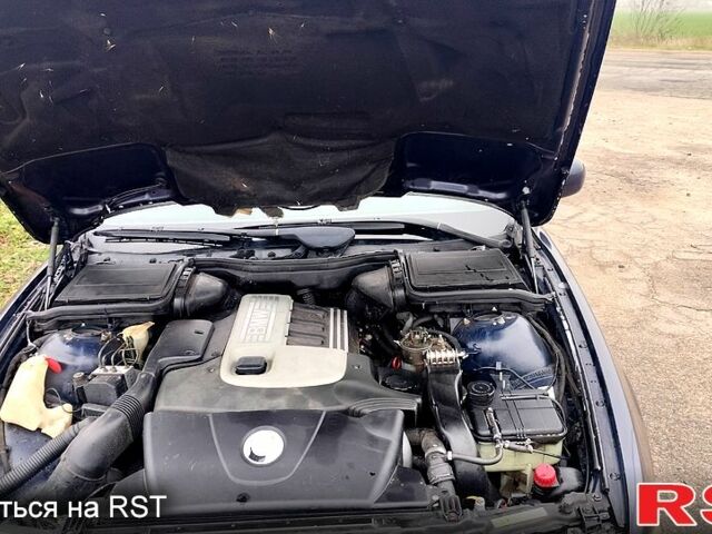 Синий БМВ 5 Серия, объемом двигателя 2 л и пробегом 50 тыс. км за 3500 $, фото 4 на Automoto.ua