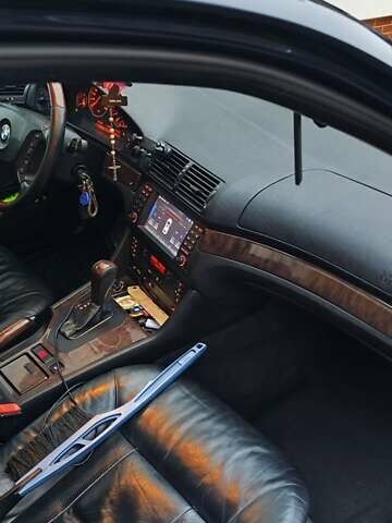 Синий БМВ 5 Серия, объемом двигателя 2.5 л и пробегом 335 тыс. км за 5500 $, фото 6 на Automoto.ua