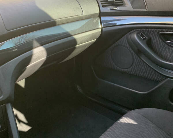 Синий БМВ 5 Серия, объемом двигателя 2.2 л и пробегом 260 тыс. км за 5300 $, фото 19 на Automoto.ua