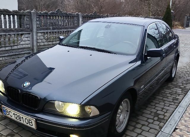 Синий БМВ 5 Серия, объемом двигателя 2.5 л и пробегом 335 тыс. км за 5500 $, фото 1 на Automoto.ua