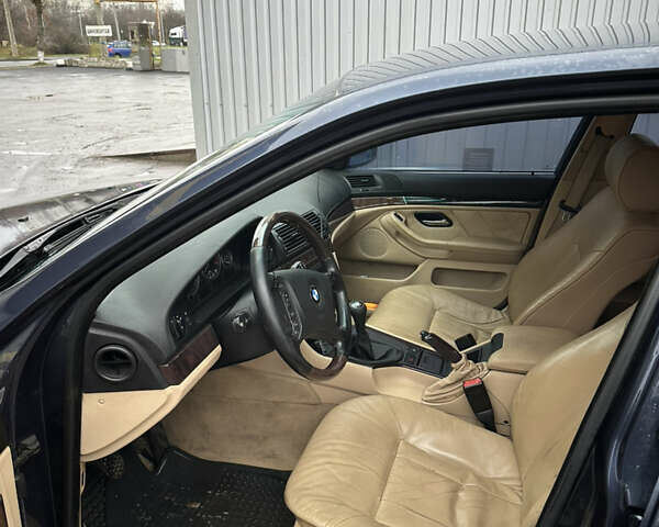 Синій БМВ 5 Серія, об'ємом двигуна 2.2 л та пробігом 250 тис. км за 5000 $, фото 12 на Automoto.ua