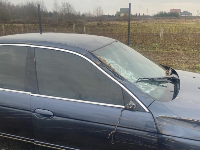 Синій БМВ 5 Серія, об'ємом двигуна 2 л та пробігом 444 тис. км за 2500 $, фото 4 на Automoto.ua