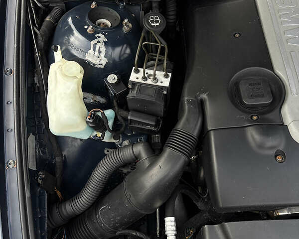 Синій БМВ 5 Серія, об'ємом двигуна 2.5 л та пробігом 409 тис. км за 6499 $, фото 25 на Automoto.ua