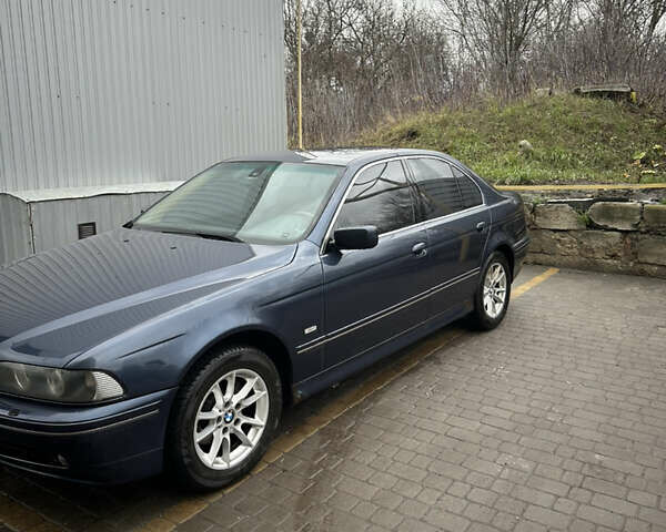 Синій БМВ 5 Серія, об'ємом двигуна 2.2 л та пробігом 250 тис. км за 5000 $, фото 1 на Automoto.ua