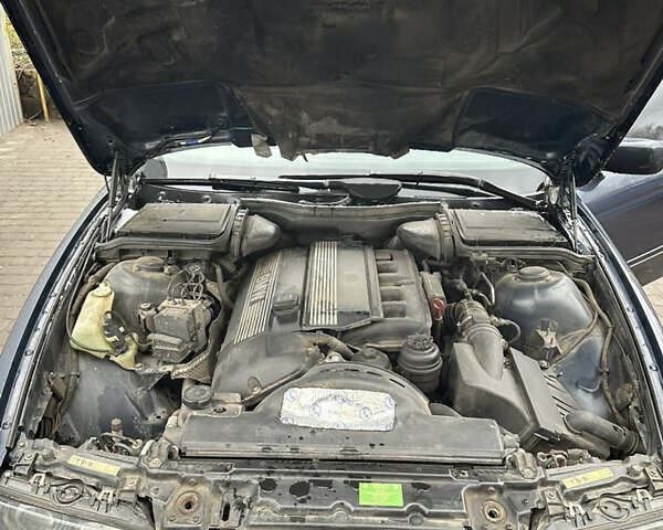 Синій БМВ 5 Серія, об'ємом двигуна 2.2 л та пробігом 250 тис. км за 5000 $, фото 16 на Automoto.ua