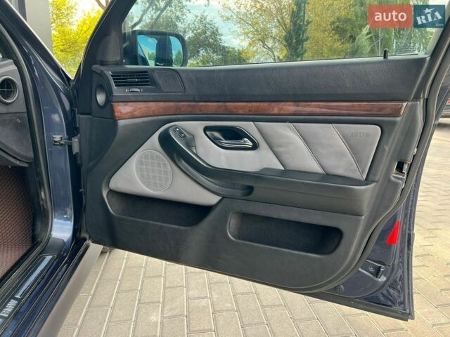 Синій БМВ 5 Серія, об'ємом двигуна 2.93 л та пробігом 410 тис. км за 5300 $, фото 11 на Automoto.ua