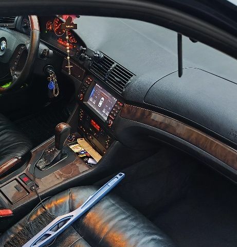 Синий БМВ 5 Серия, объемом двигателя 2.5 л и пробегом 335 тыс. км за 5500 $, фото 7 на Automoto.ua