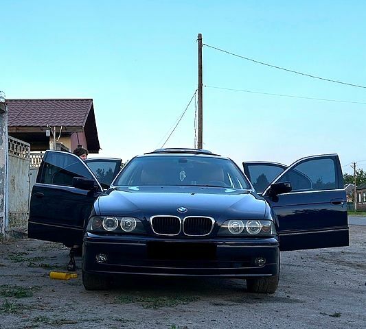 Синій БМВ 5 Серія, об'ємом двигуна 22 л та пробігом 349 тис. км за 6999 $, фото 1 на Automoto.ua