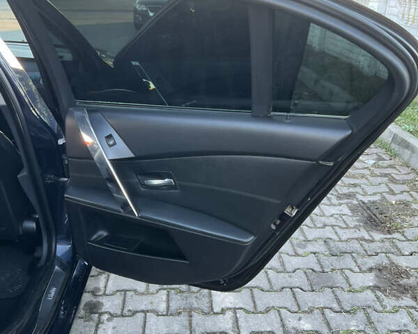 Синій БМВ 5 Серія, об'ємом двигуна 3 л та пробігом 279 тис. км за 9900 $, фото 20 на Automoto.ua